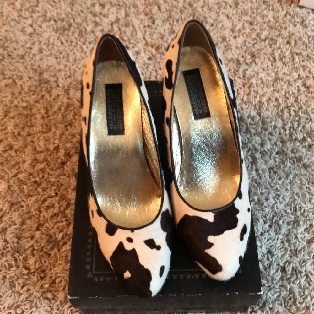 Deena & Ozzy Fur Textured animal print heels